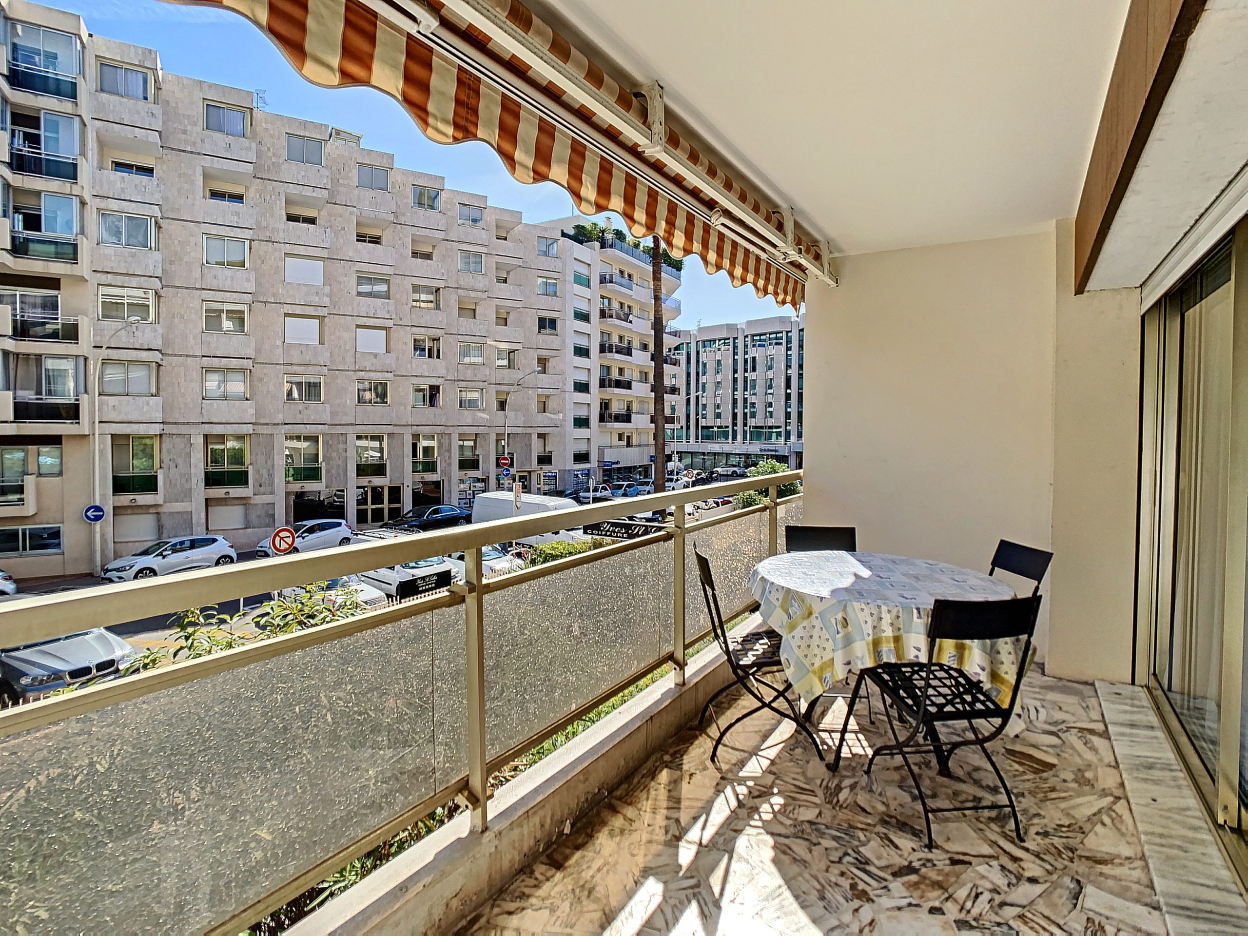 AGRÉABLE STUDIO AVEC TERRASSE A 100m DE LA CROISETTE