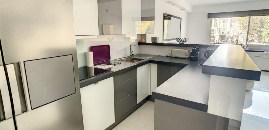 2 PIÈCES 52 M² LUXUEUX 2 PIÈCES IDÉALEMENT SITUÉ EN PLEIN CENTRE VILLE
