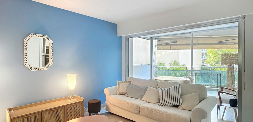 1 PIÈCE 38 M² AGREABLE STUDIO DONNANT SUR JARDINS A CÔTÉ DU CARLTON