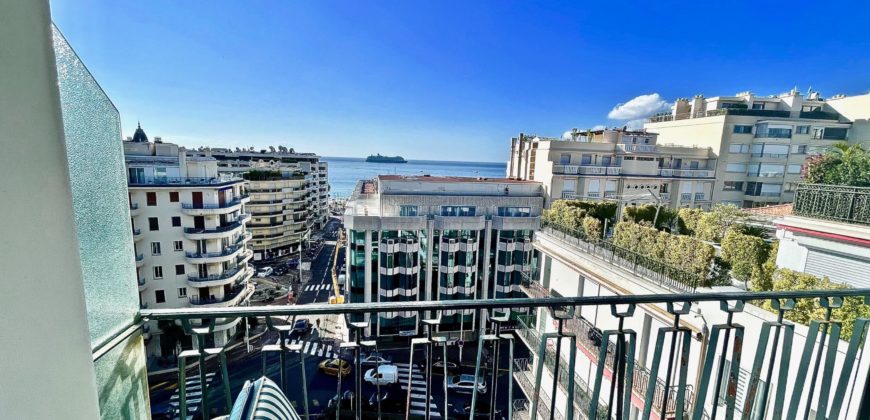 BEAU 3 PIÈCES AVEC JOLIE VUE MER À 150m DE LA CROISETTE