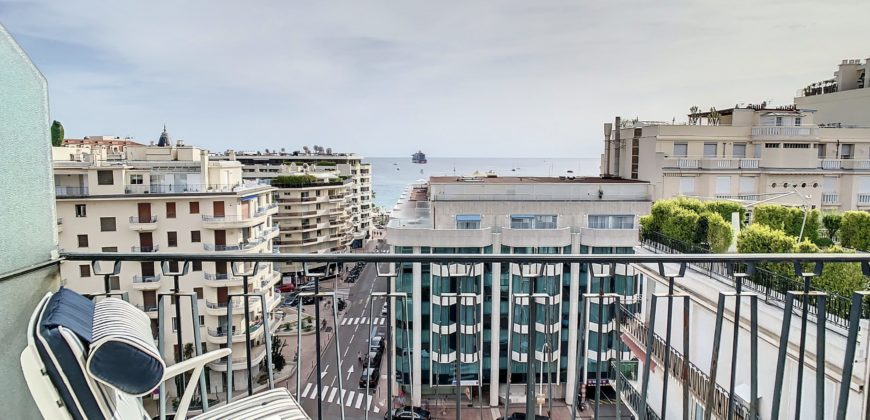 BEAU 3 PIÈCES AVEC JOLIE VUE MER À 150m DE LA CROISETTE