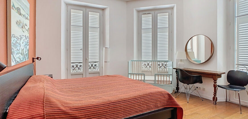 SPACIEUX 4 CHAMBRES CENTRE VILLE