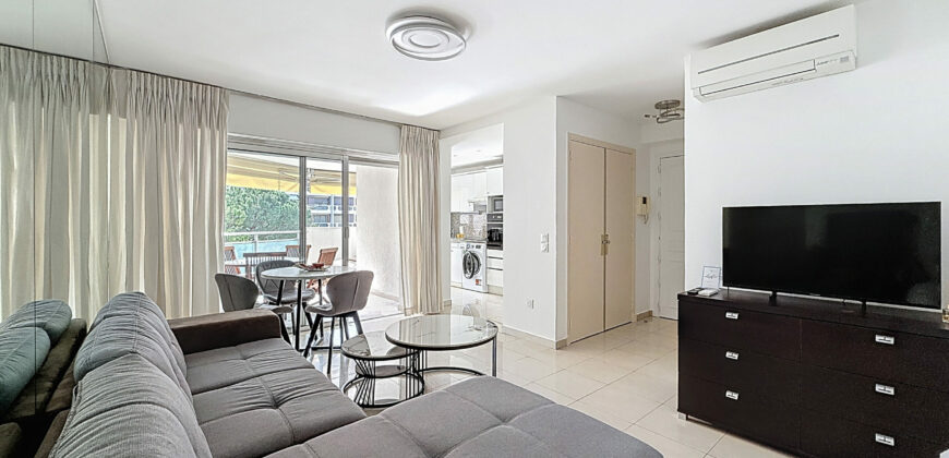 STUDIO SPACIEUX AVEC TERRASSE