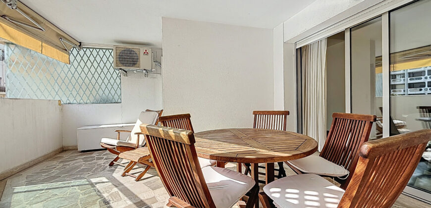 STUDIO SPACIEUX AVEC TERRASSE