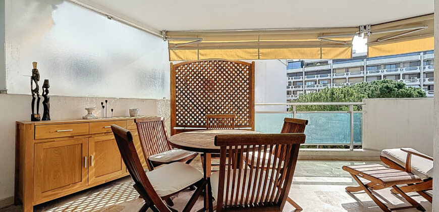 STUDIO SPACIEUX AVEC TERRASSE